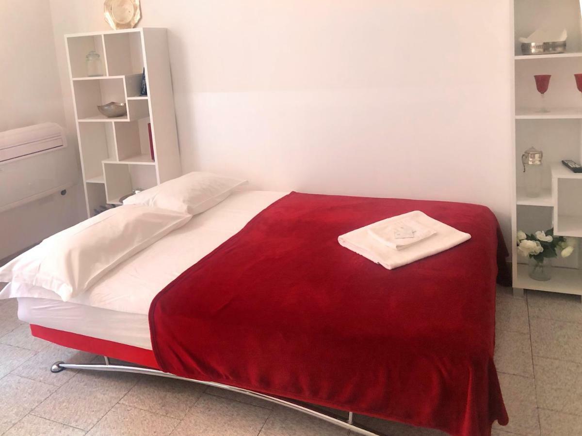Апартаменты Tourist House Bologna - Fringe - Self Check-In Экстерьер фото